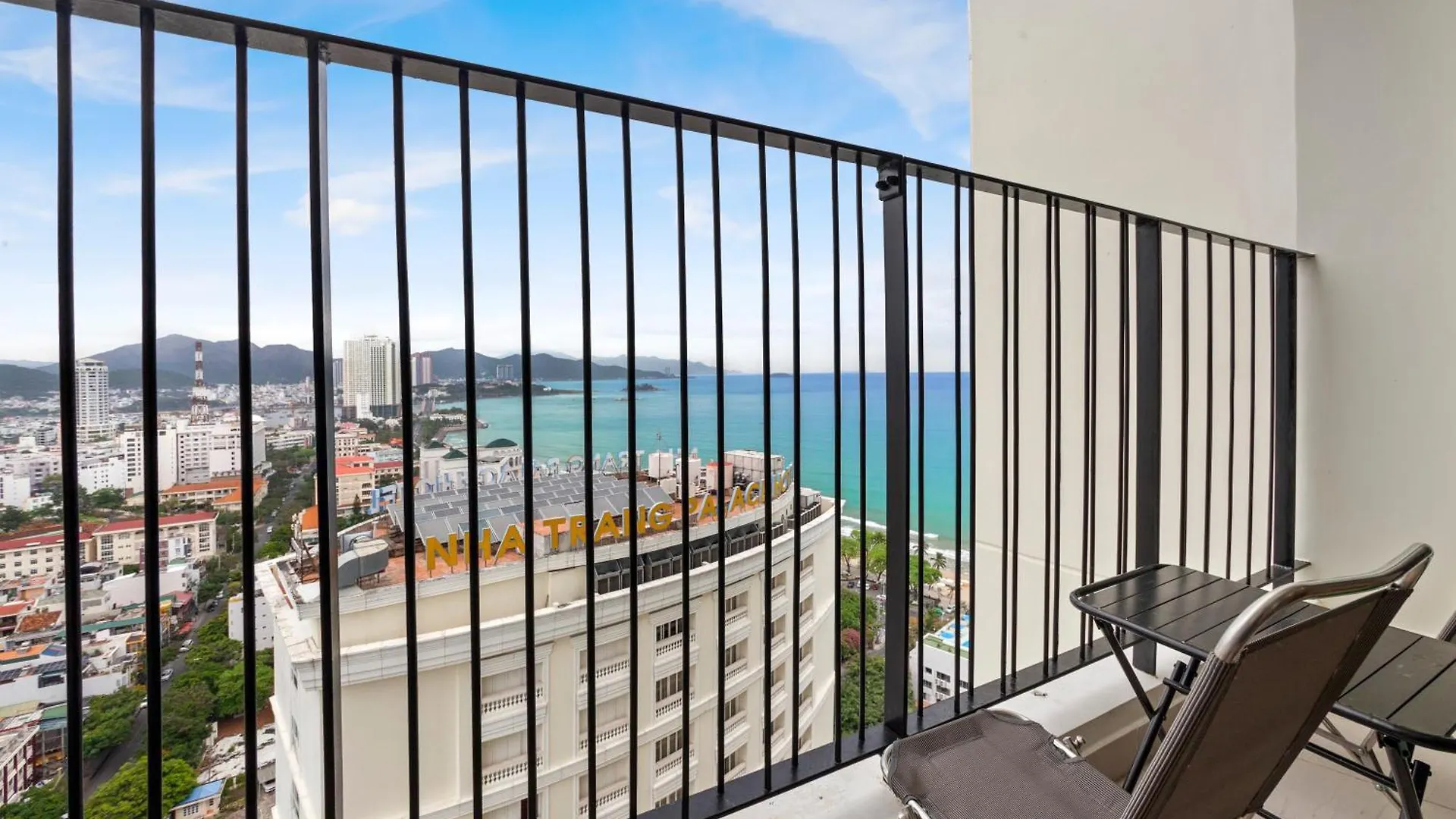 De' Lora Goldcoast Apartment Нячанг 0*,  Вьетнам