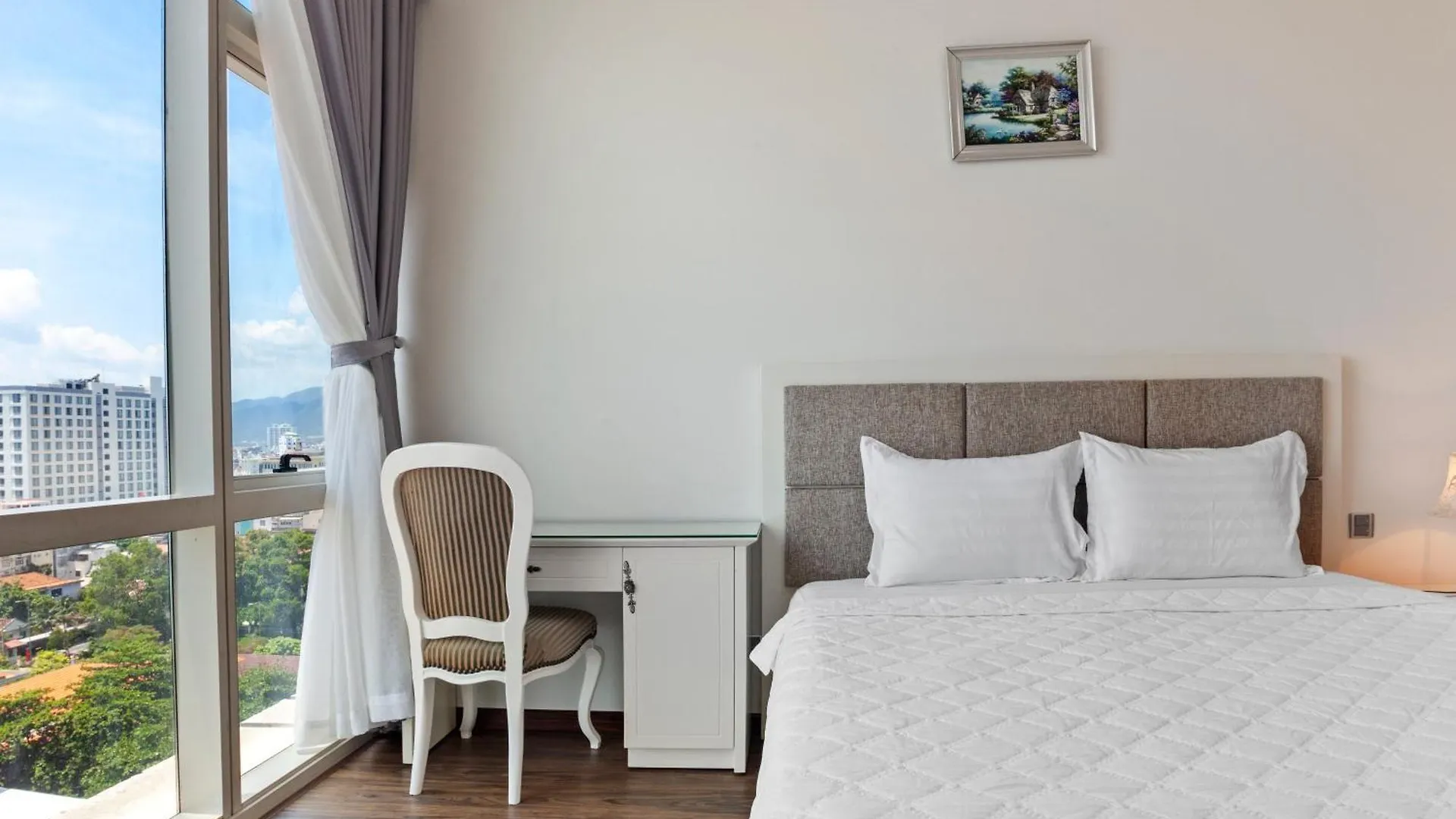 De' Lora Goldcoast Apartment Нячанг 0*,  Вьетнам