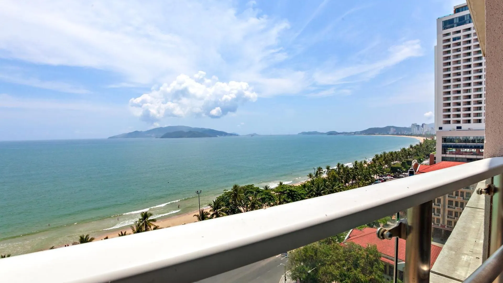 De' Lora Goldcoast Apartment Нячанг