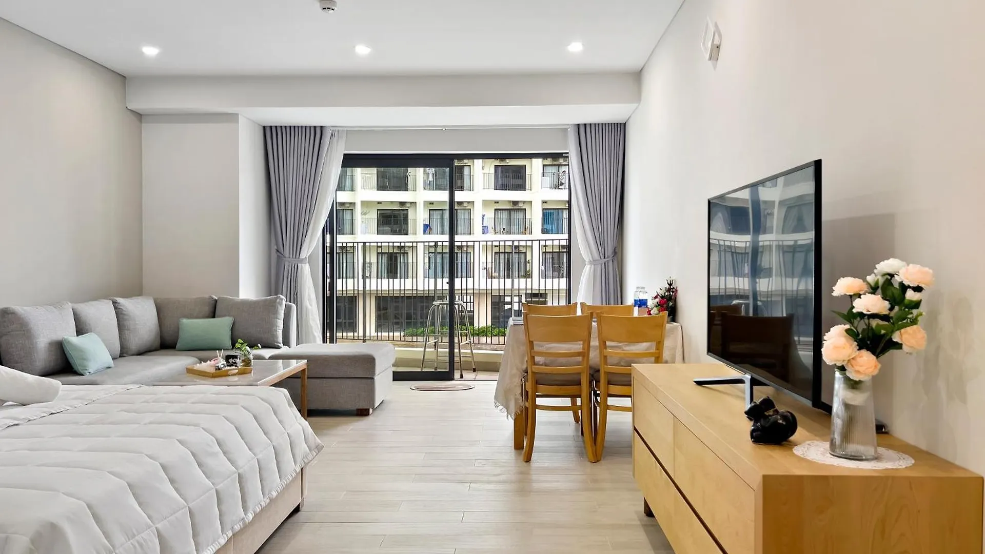 De' Lora Goldcoast Apartment Нячанг Вьетнам