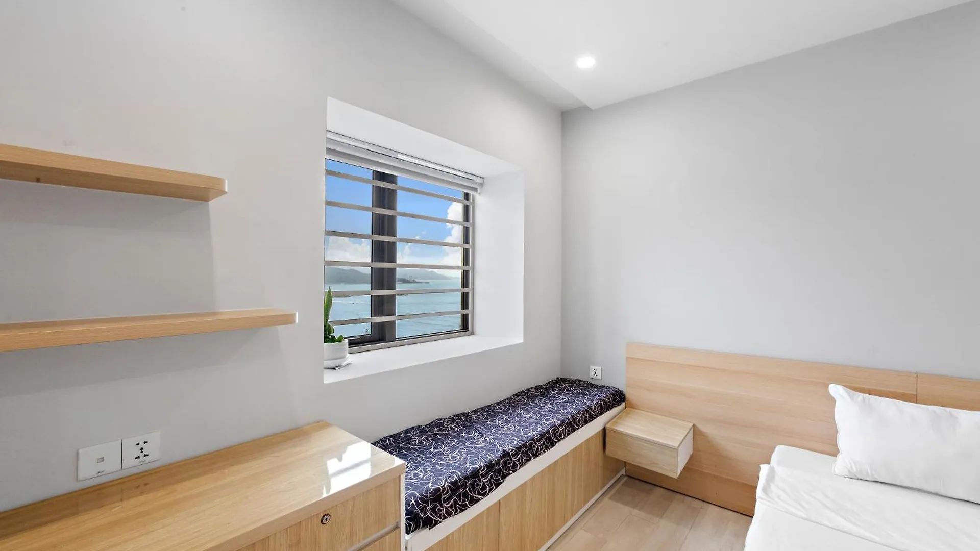 De' Lora Goldcoast Apartment Нячанг