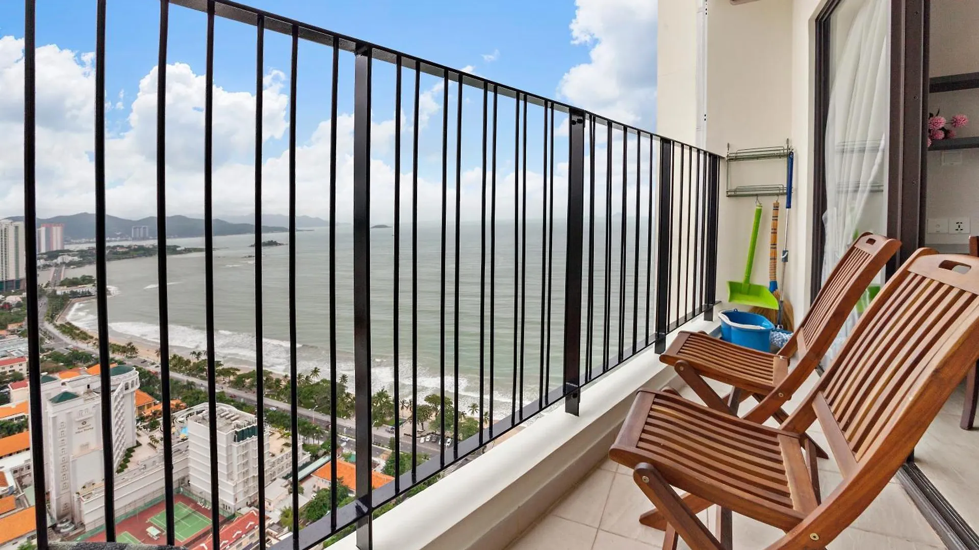 De' Lora Goldcoast Apartment Нячанг