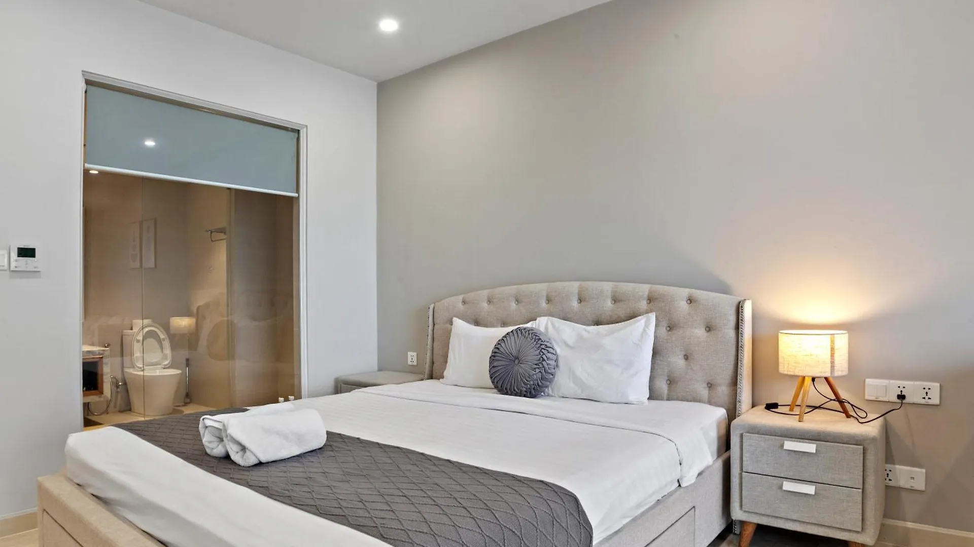 De' Lora Goldcoast Apartment Нячанг