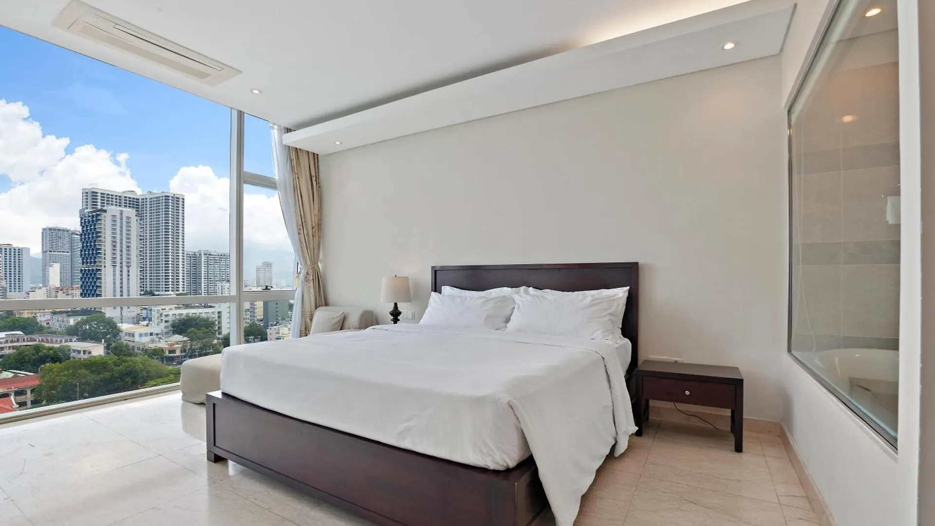 De' Lora Goldcoast Apartment Нячанг