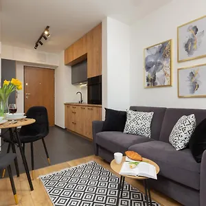 Praga Kokoryczki With Parking By Renters , Варшава Польша